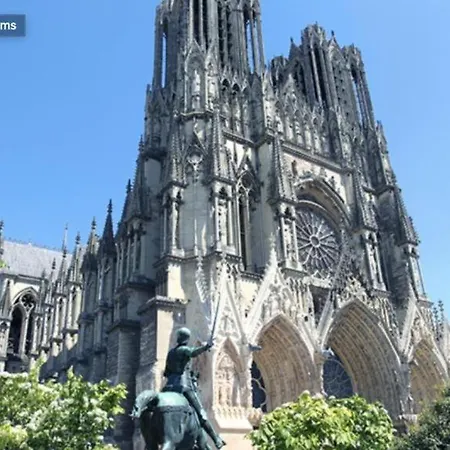 Eugene - Cosy Aux Pieds De La Cathédrale Apartamento *